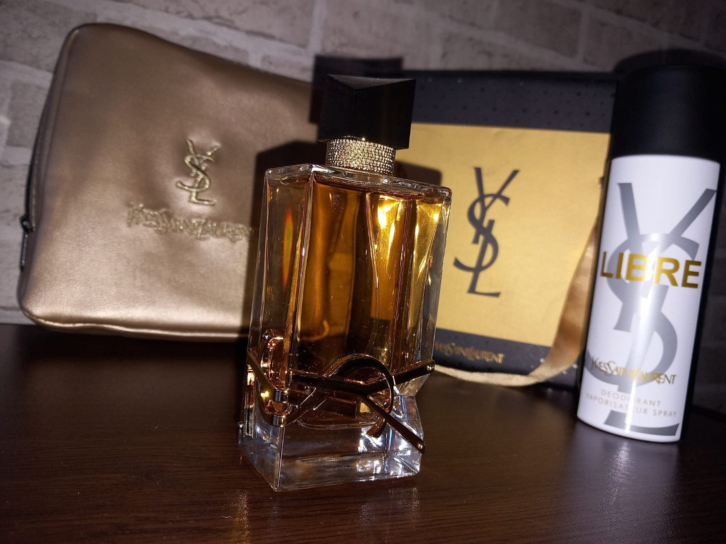Дамски Подаръчен Комплект Yves Saint Laurent Libre Intense EDP 100ml Парфюм + Дезодорант 200 ml