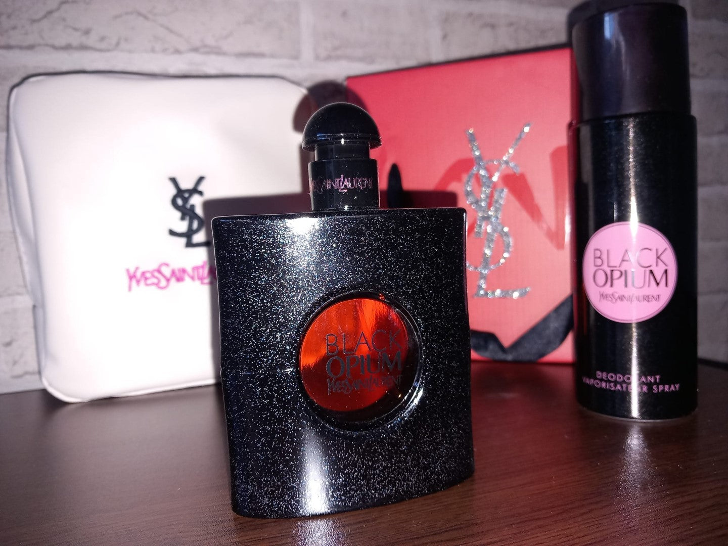 Yves Saint Laurent Black Opium Eau de Parfum 90ml + Дезодорант 200 ml Дамски Подаръчен Комплект