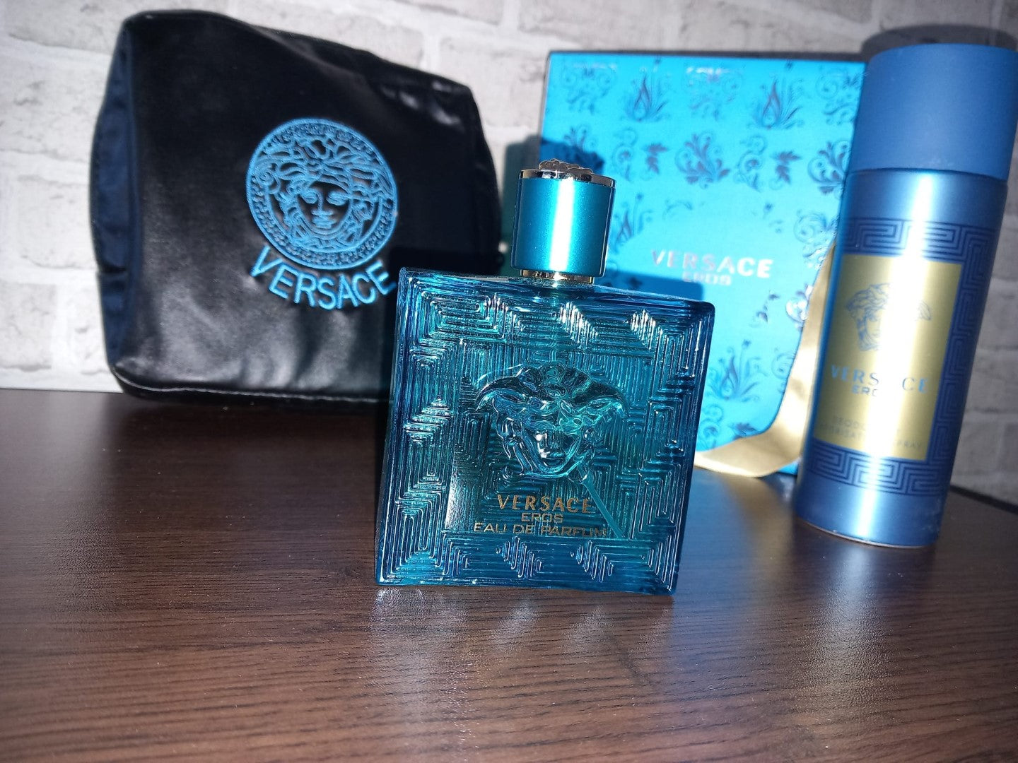 Мъжки Подаръчен Комплект – Versace Eros Eau de Parfum 100ml